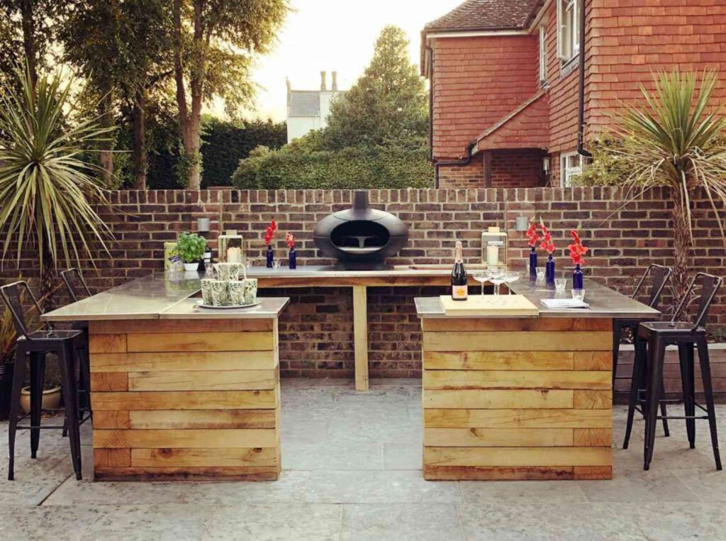 13+ Creative Outdoor Bar Ideas for Your Backyard Inspiration