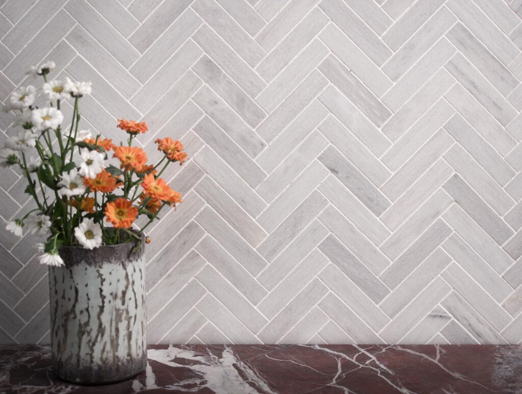 Consider these benefits and tips when selecting herringbone tiles